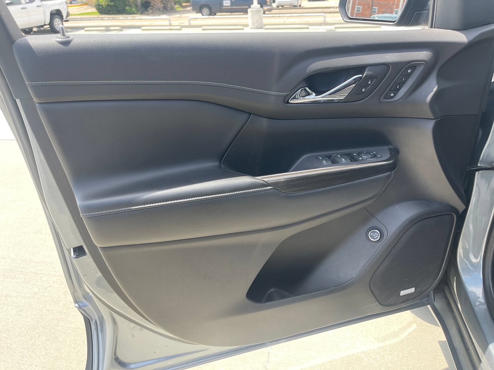 Used 2022 GMC Acadia SLT w/ Elevation Edition FWD image 25