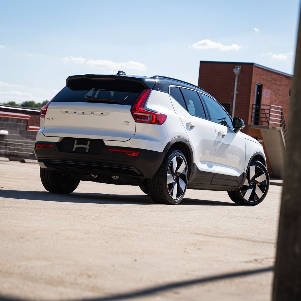 Certified 2023 Volvo XC40 Recharge Ultimate AWD/4WD image 6