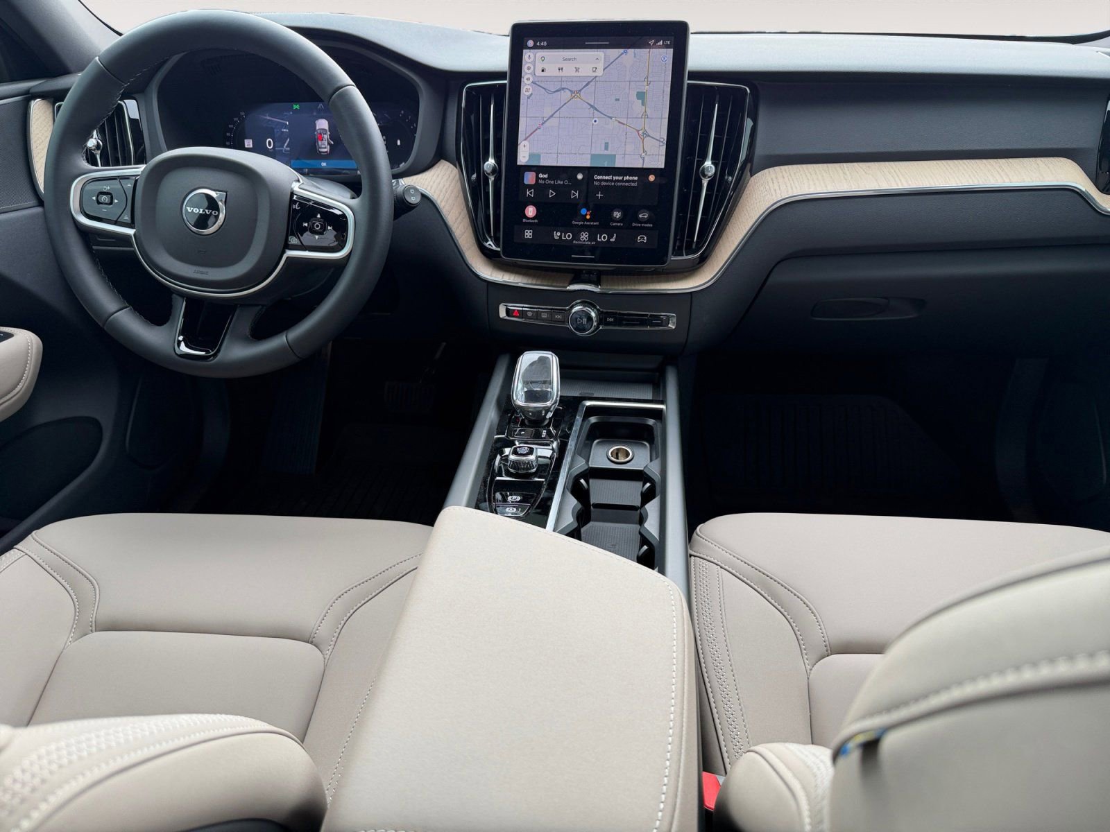 New 2026 Volvo XC60 B5 Plus w/ Protection Package Premier image 10