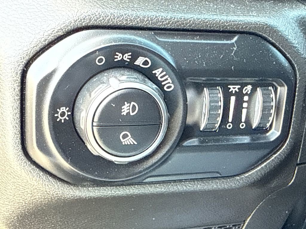 Used 2022 Jeep Gladiator Sport image 26