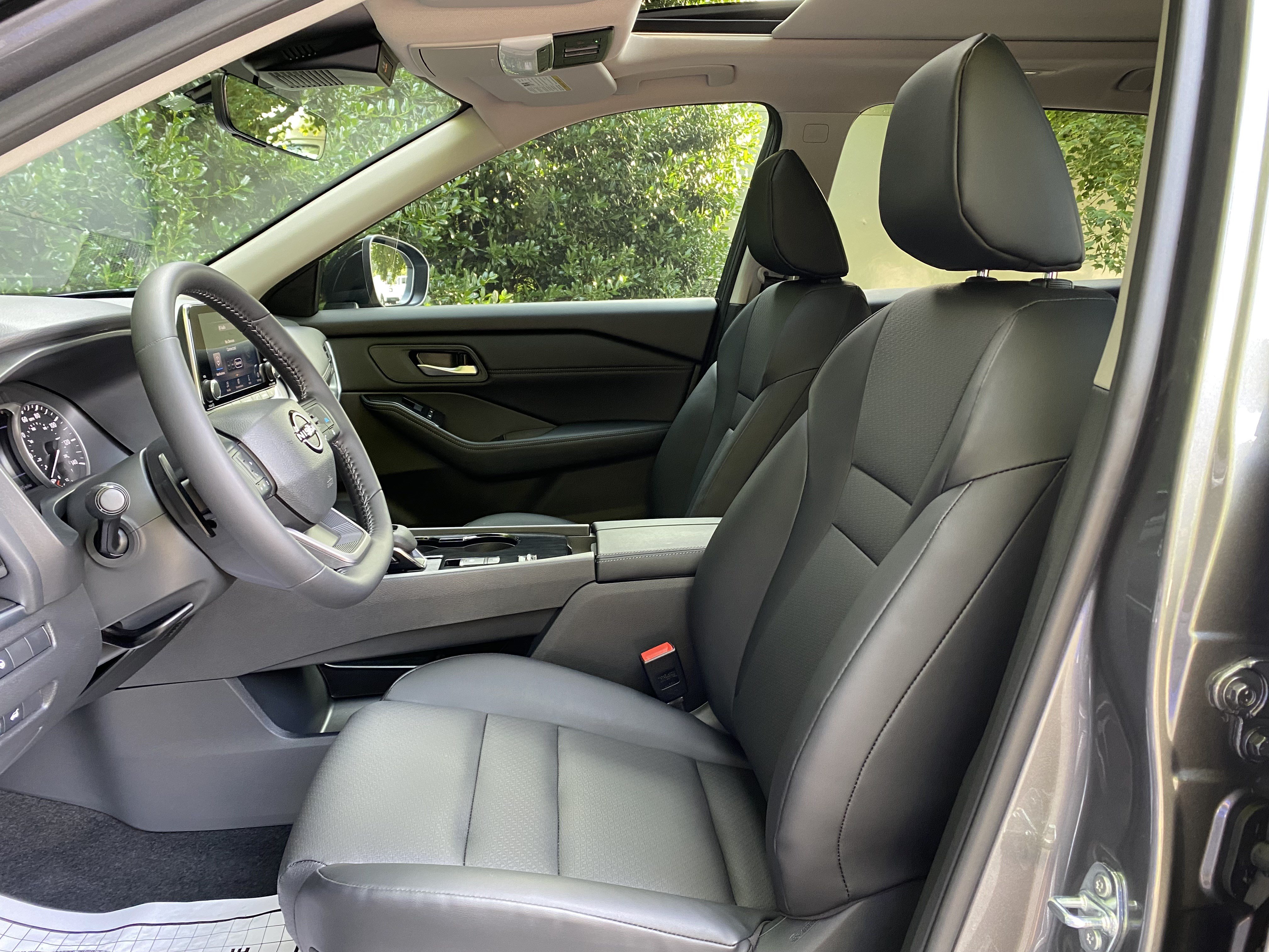 Used 2026 Nissan Rogue Dark Armor FWD image 16