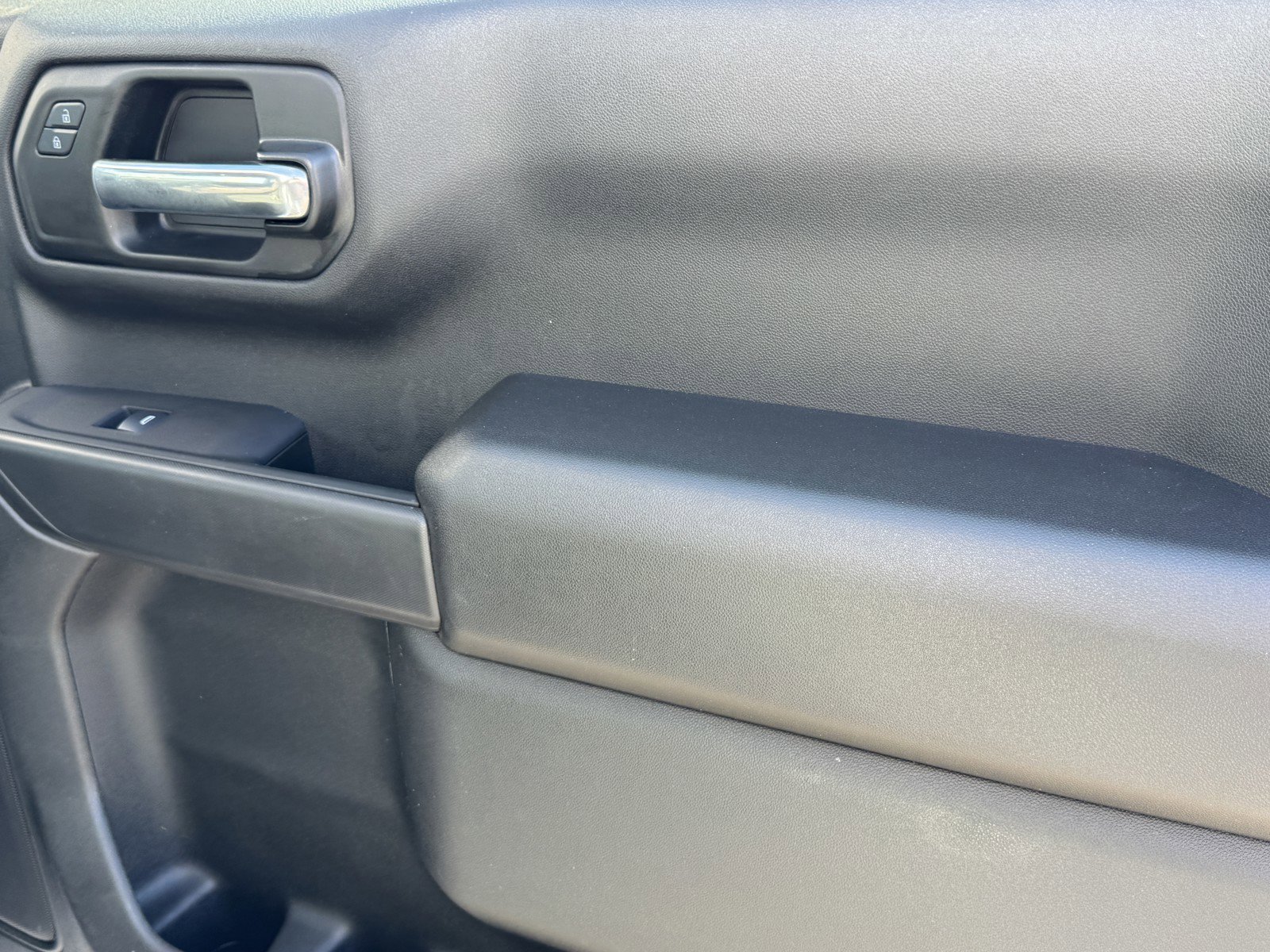 Used 2025 GMC Sierra 1500 Pro w/ Pro Value Package image 9