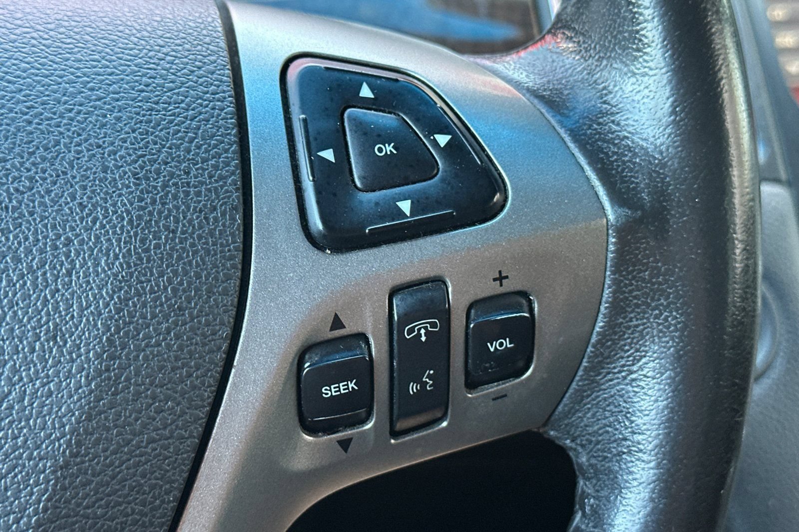 Used 2014 Ford Taurus Limited FWD image 26