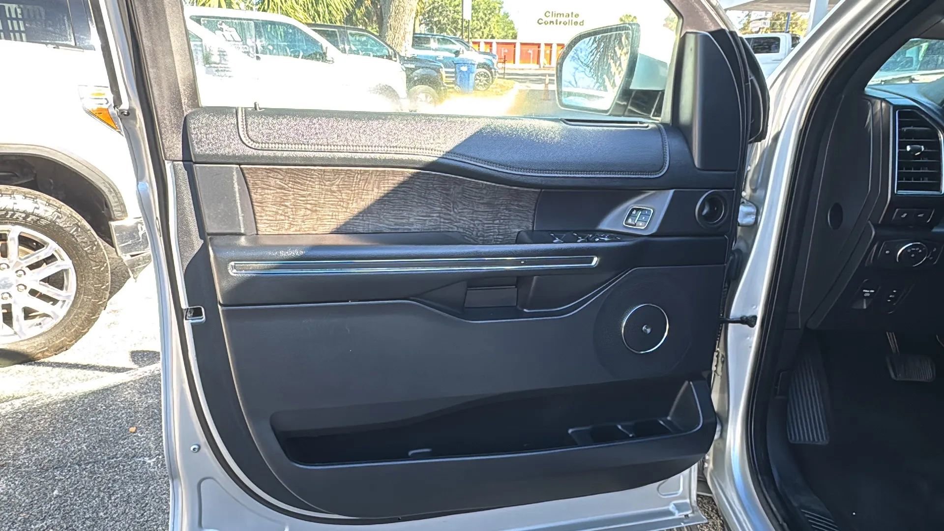 Used 2019 Ford Expedition Max Limited AWD/4WD image 22
