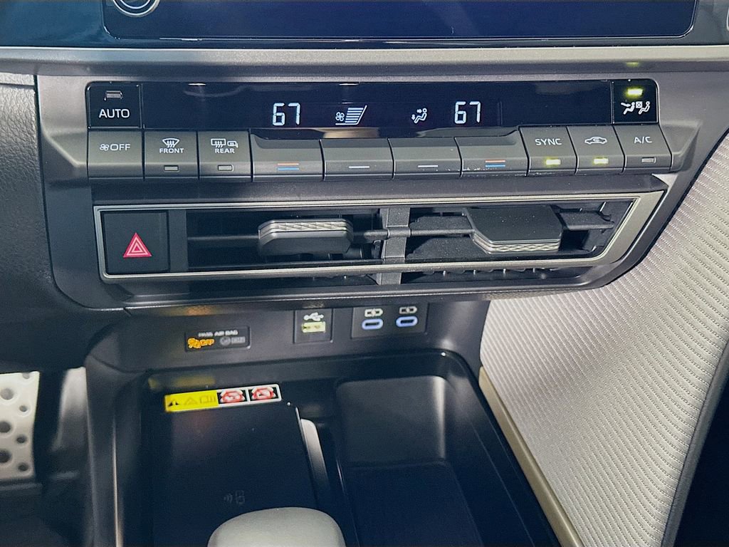 Certified 2025 Toyota Camry SE w/ Convenience Package image 16