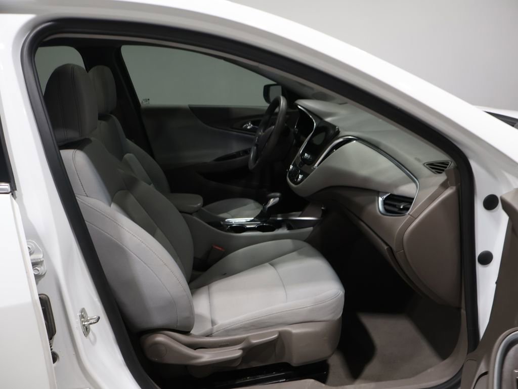Used 2021 Chevrolet Malibu LT image 22