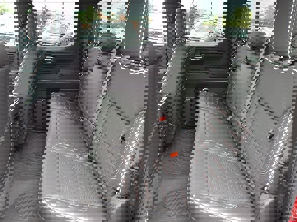 Used 2025 GMC Sierra 1500 AT4X w/ AT4X AEV Edition image 8