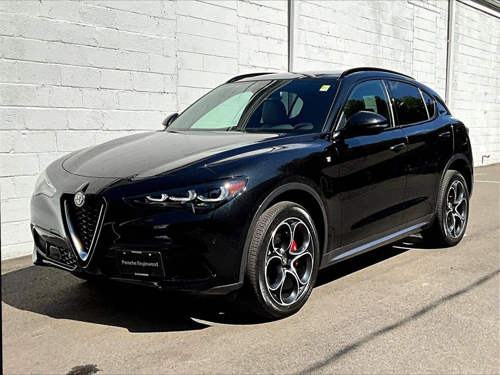 Used 2024 Alfa Romeo Stelvio Ti image 1