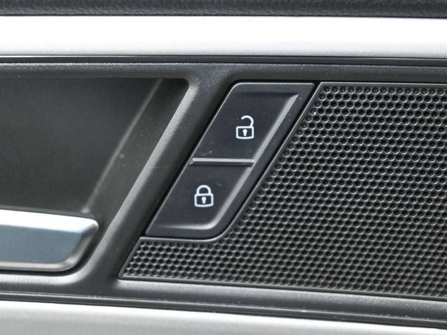 Used 2023 Volkswagen Atlas SE AWD/4WD image 14