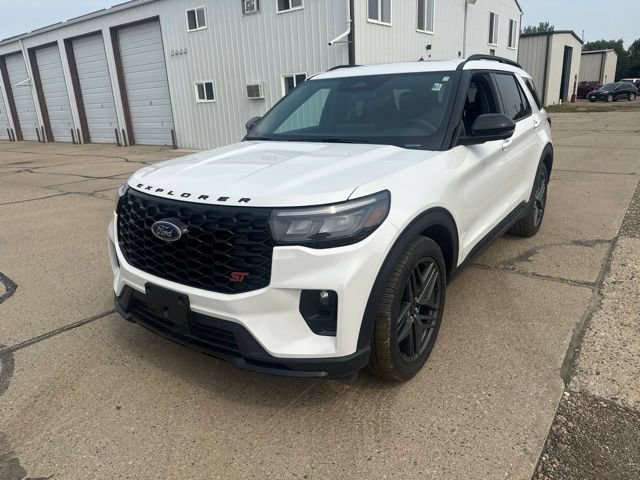 Used 2025 Ford Explorer ST AWD/4WD image 5