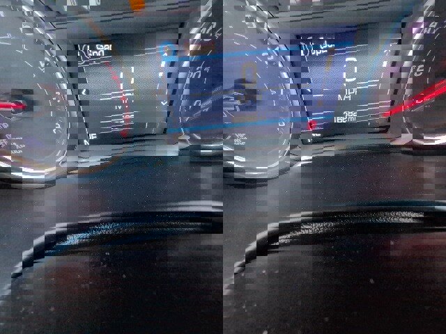 Used 2023 GMC Acadia SLE w/ Driver Convenience Package image 15