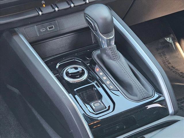 Used 2025 Chevrolet Colorado W/T w/ Advanced Trailering Package image 18