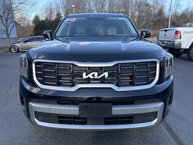Used 2023 Kia Telluride S image 2