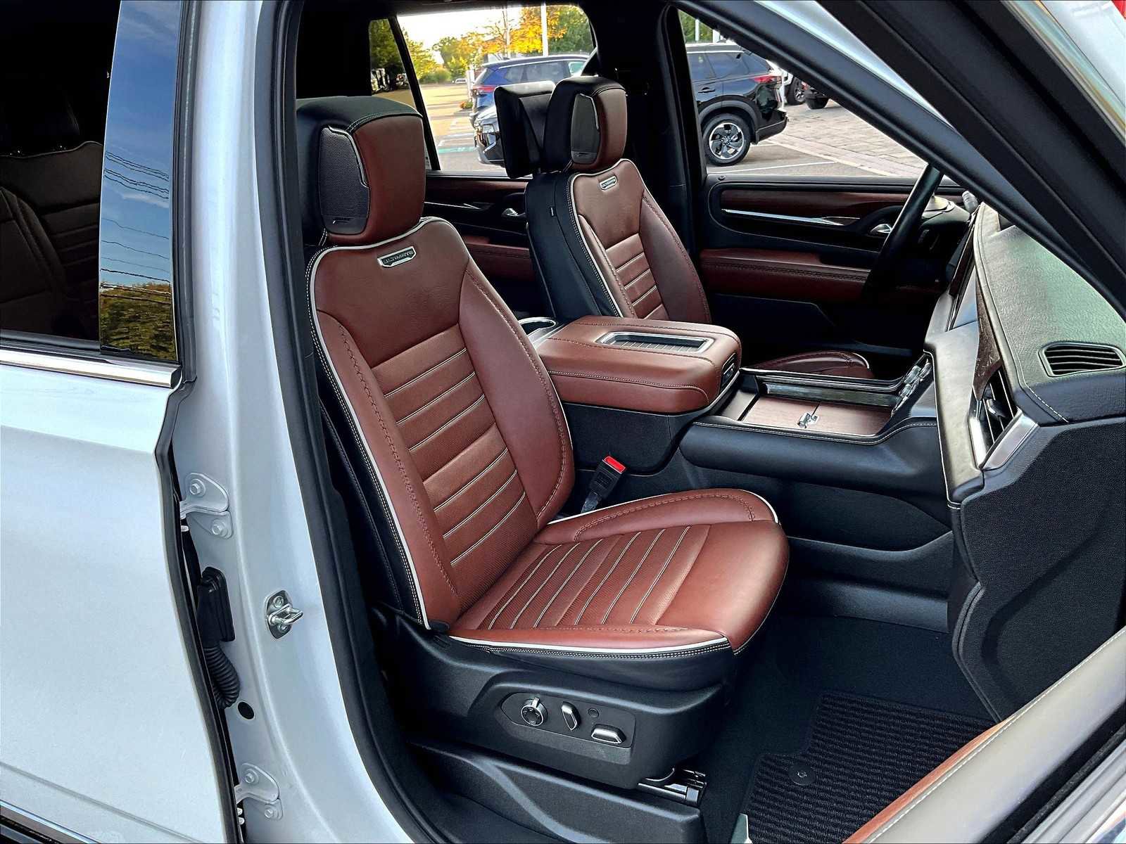 Used 2024 GMC Yukon Denali Ultimate image 11