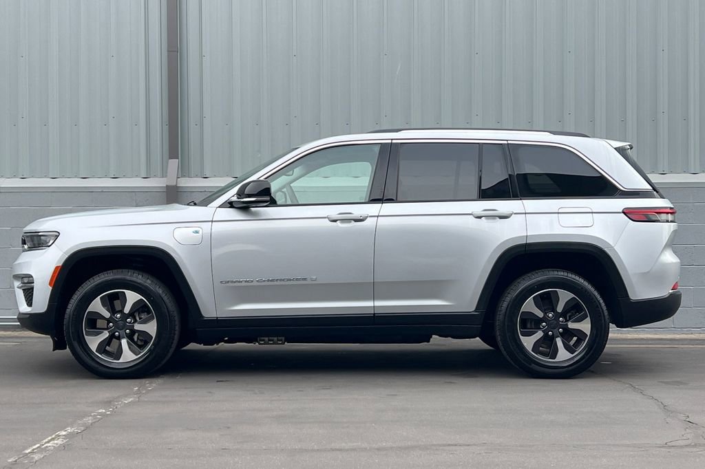 Used 2024 Jeep Grand Cherokee Limited 4xe image 7