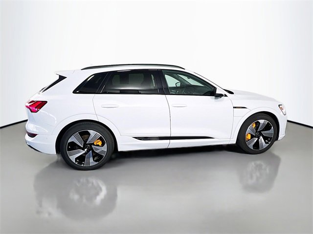 Used 2023 Audi e-tron Premium Plus w/ Premium Plus Package image 8
