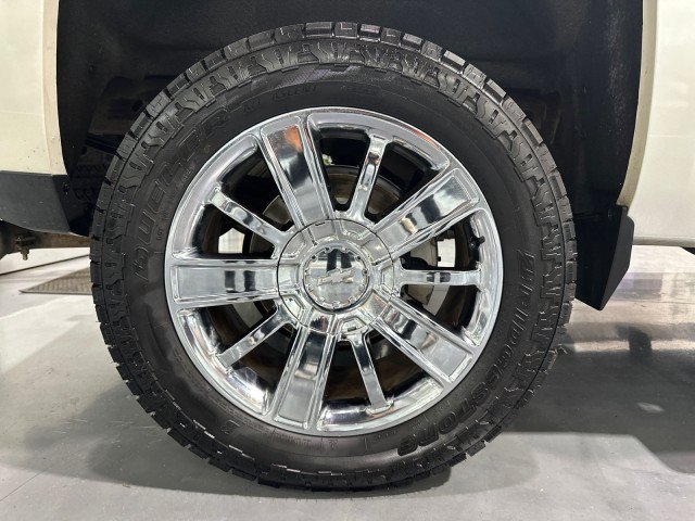 Used 2015 Chevrolet Silverado 1500 High Country w/ High Country Premium Package AWD/4WD image 8