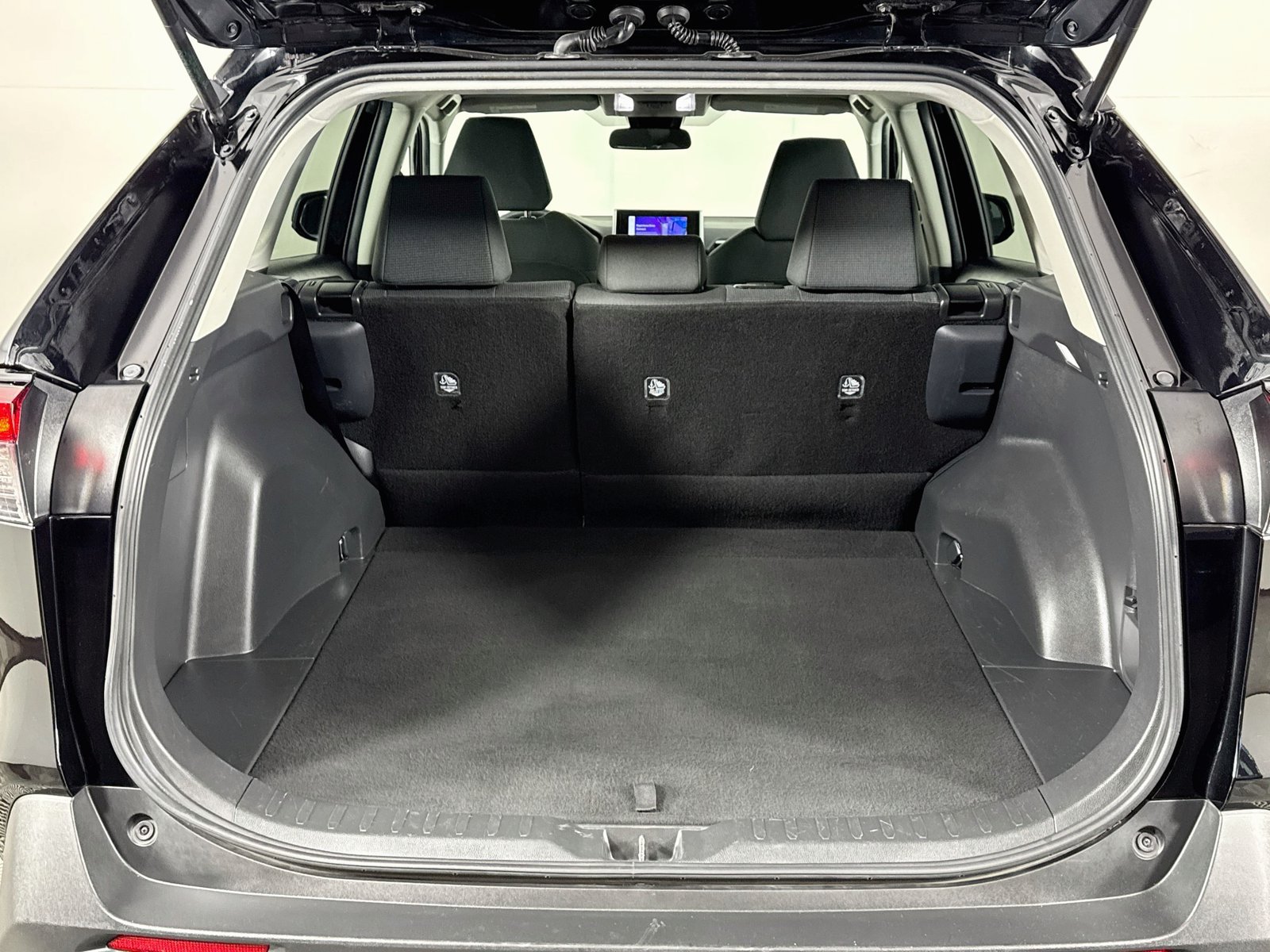 Certified 2025 Toyota RAV4 LE AWD/4WD image 25