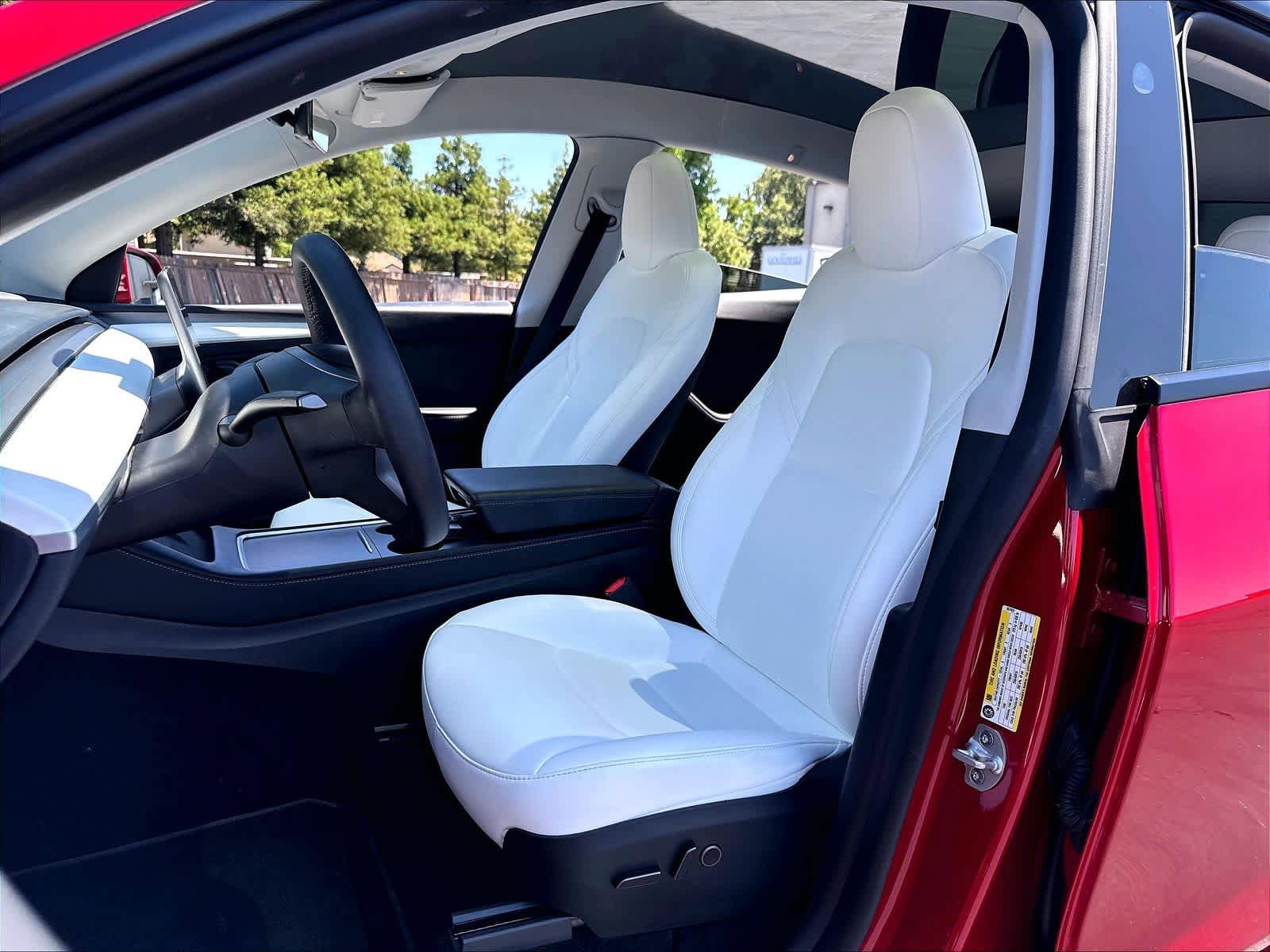 Used 2023 Tesla Model Y AWD image 28
