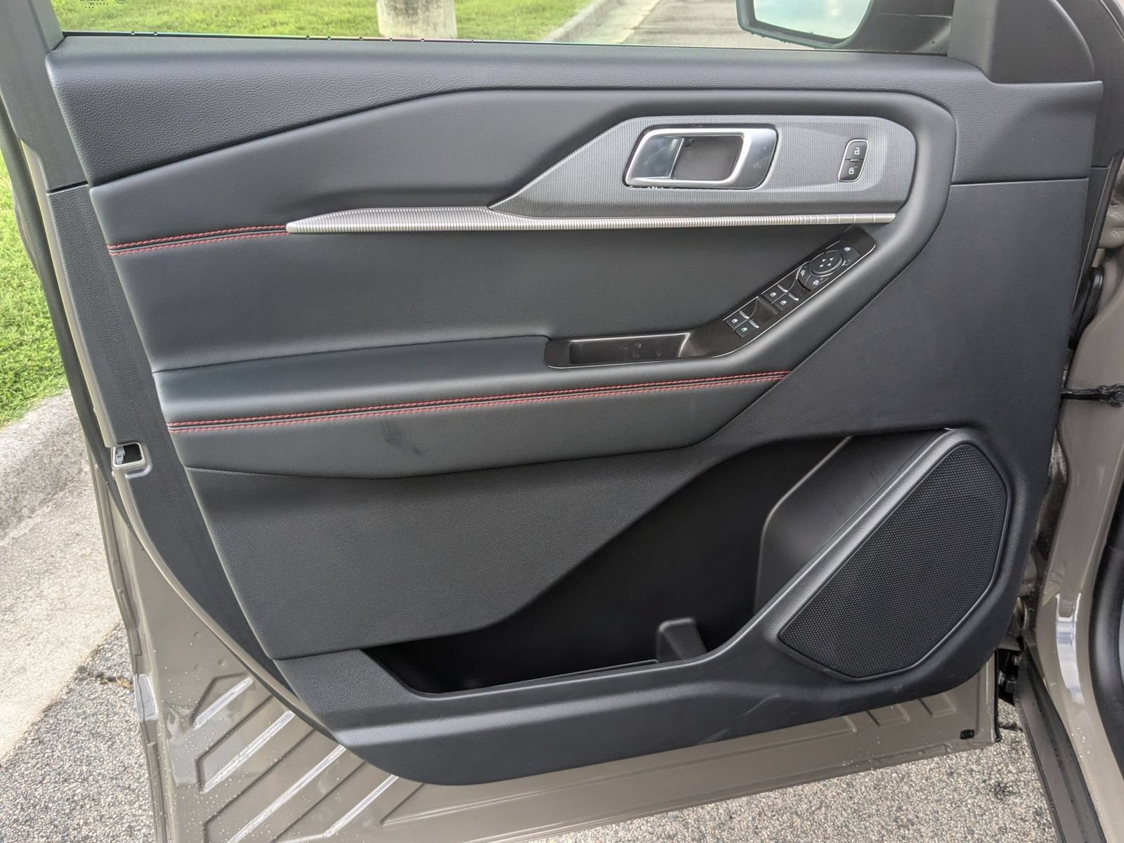 New 2026 Ford Explorer ST-Line AWD/4WD image 11