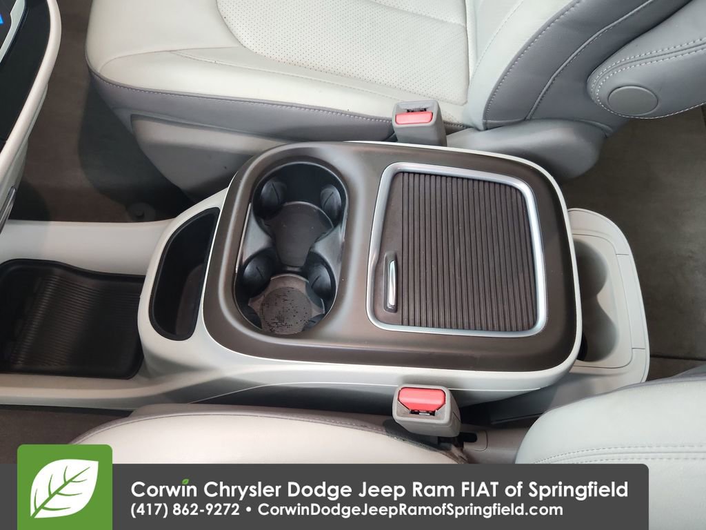 Used 2017 Chrysler Pacifica Touring-L Plus image 29