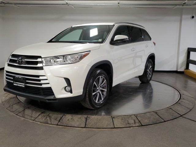 Used 2017 Toyota Highlander XLE image 4