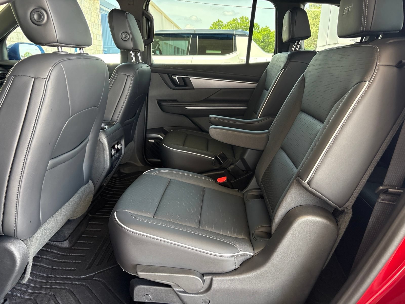 Used 2025 Buick Enclave Sport Touring FWD image 16