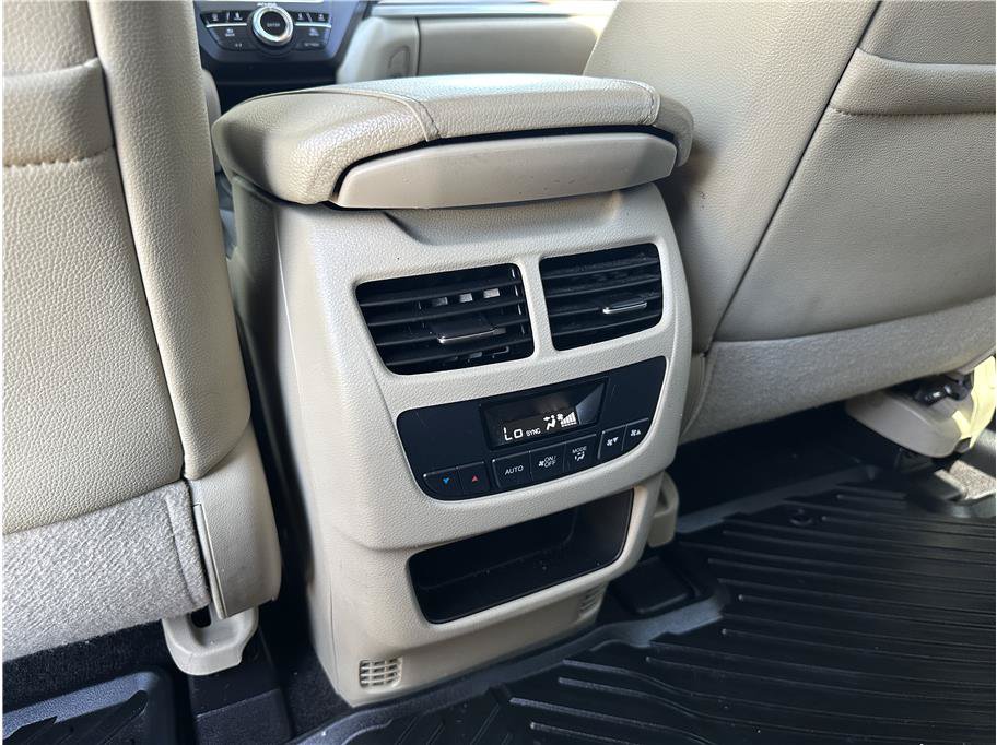 Used 2016 Acura MDX w/ Technology Package AWD/4WD image 18