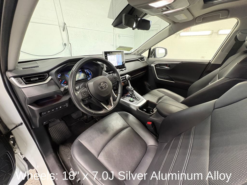 Used 2022 Toyota RAV4 Limited image 17