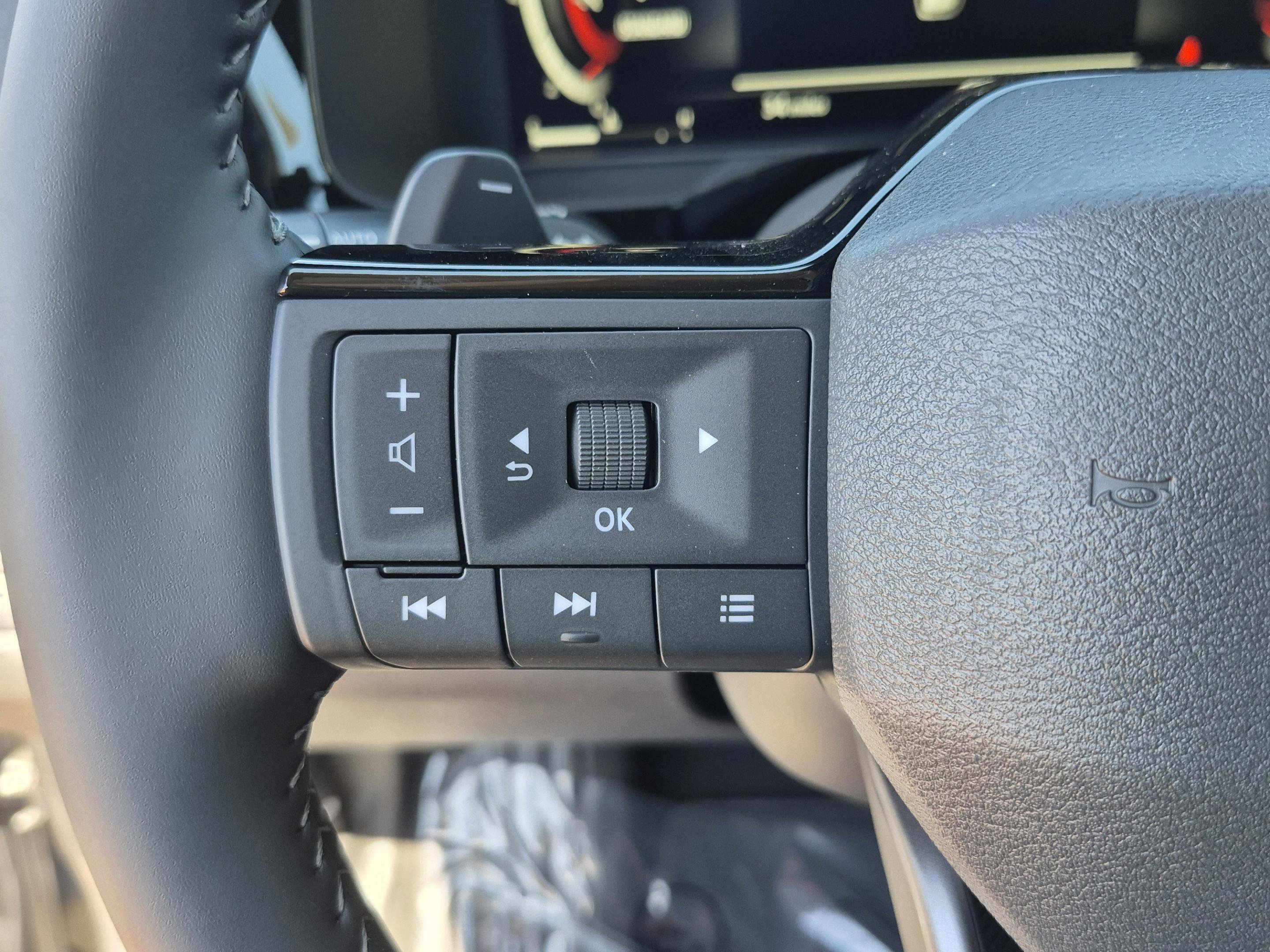 New 2026 Nissan Pathfinder SL FWD image 31