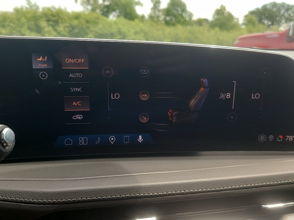 Used 2024 Cadillac XT4 Premium Luxury w/ Technology Package AWD/4WD image 25