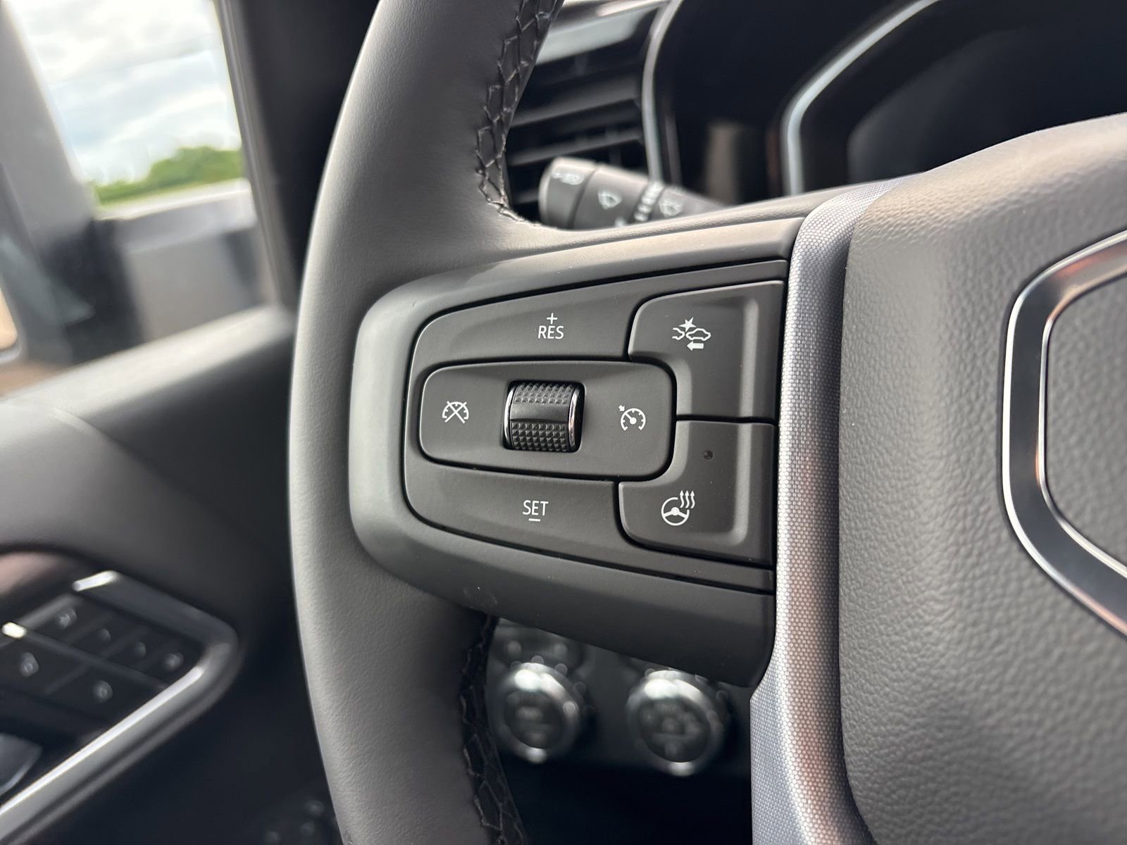 New 2026 GMC Sierra 2500 SLT w/ SLT Premium Package AWD/4WD image 26