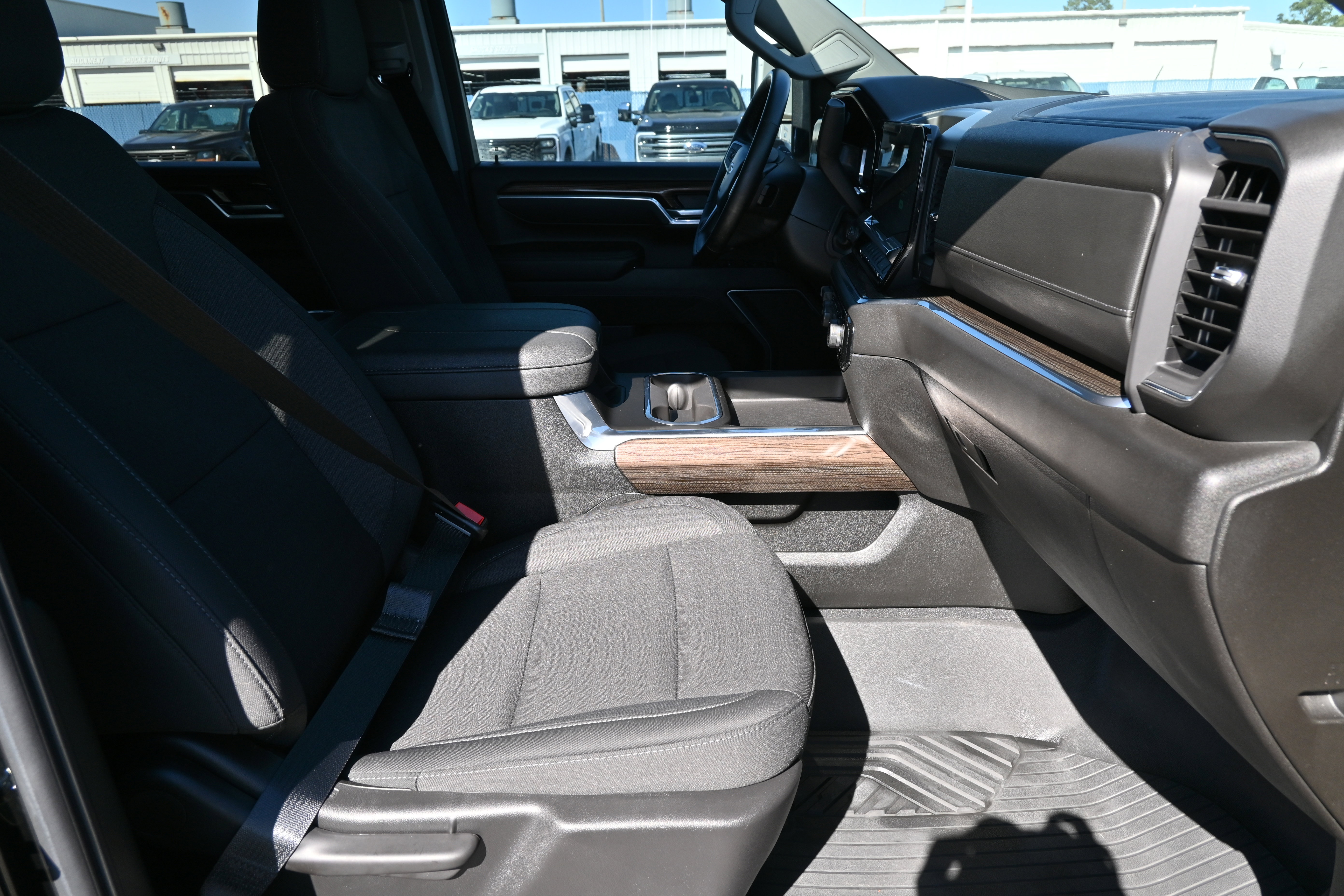 Used 2025 Chevrolet Silverado 2500 LT w/ Texas Edition image 17