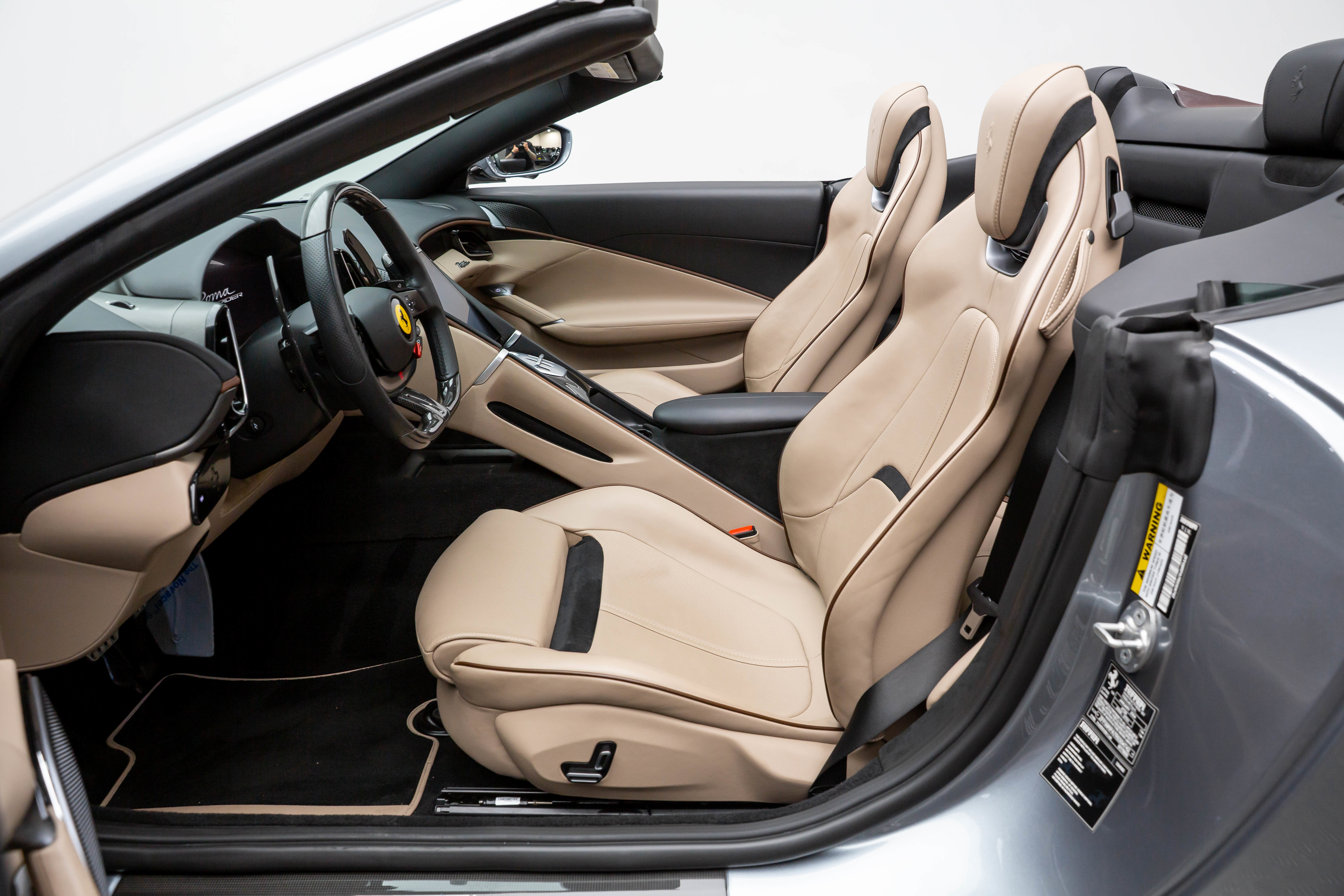 Certified 2024 Ferrari Roma Spider image 5