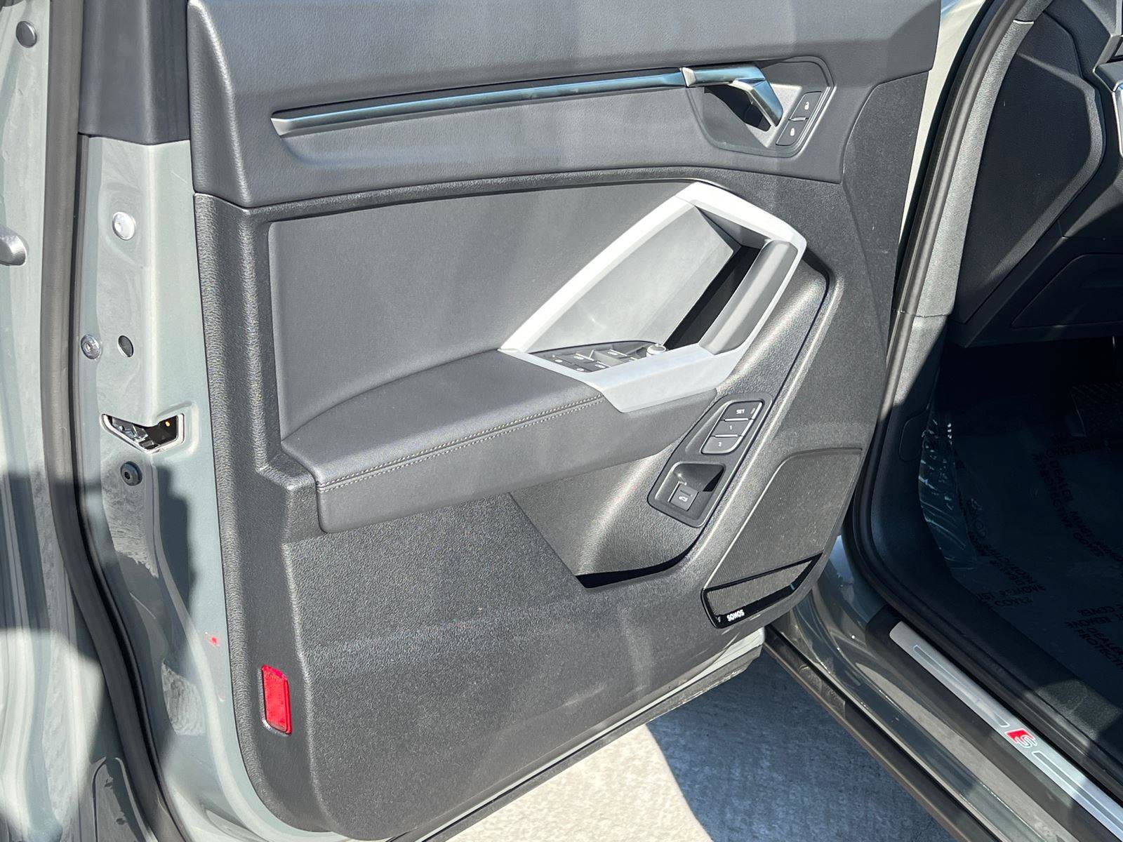 New 2025 Audi Q3 2.0T Premium image 10