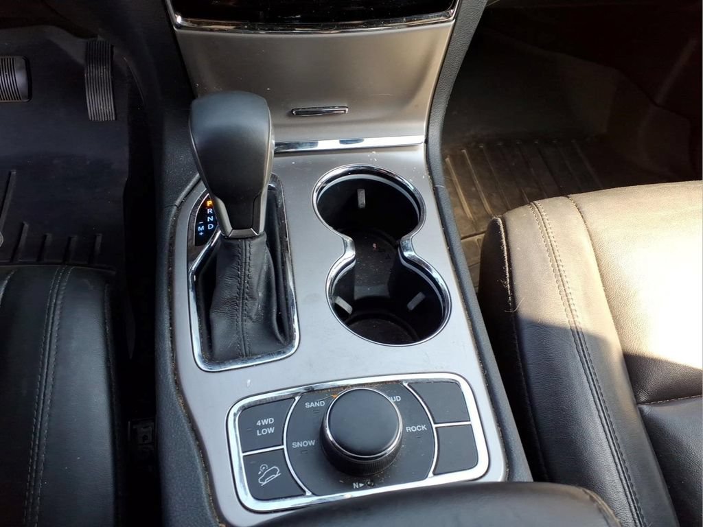 Used 2019 Jeep Grand Cherokee Limited w/ Trailer Tow Group IV AWD/4WD image 13