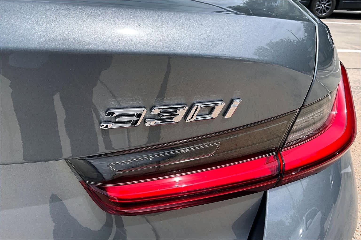 Used 2023 BMW 330i Sedan w/ Convenience Package RWD image 9
