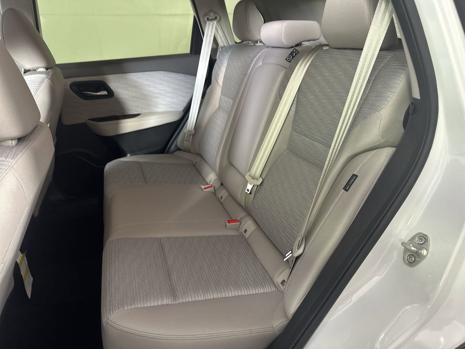 Used 2023 Nissan Rogue SV image 27