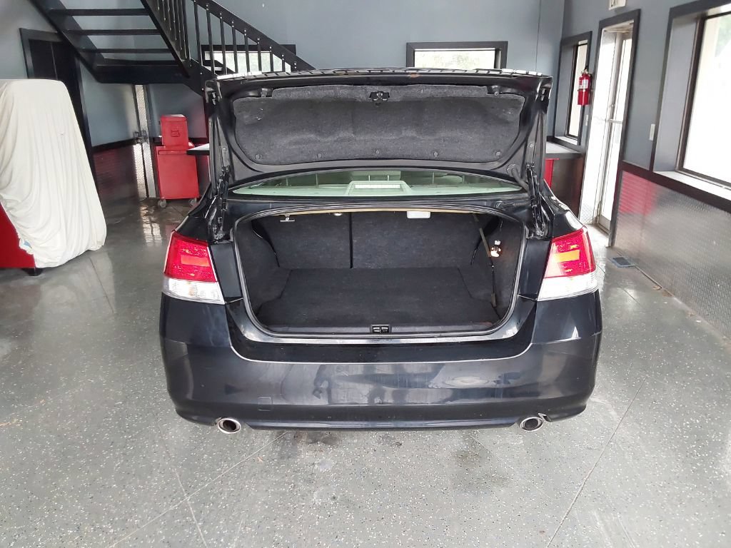 Used 2011 Subaru Legacy 3.6R Premium w/ Appearance Package 1G AWD/4WD image 18