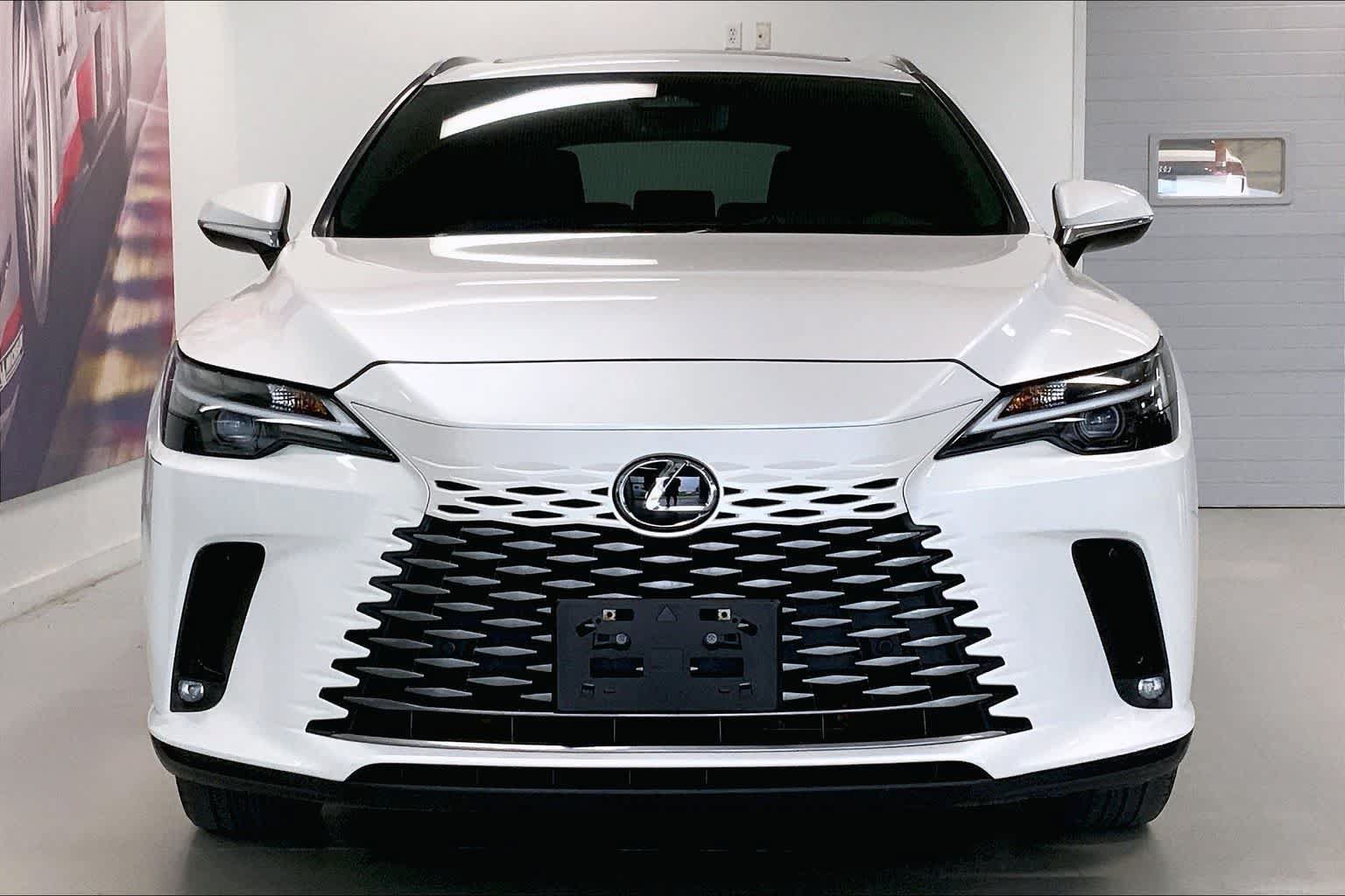 Used 2024 Lexus RX 350 Premium w/ Accessory Package (Z1) AWD/4WD image 6