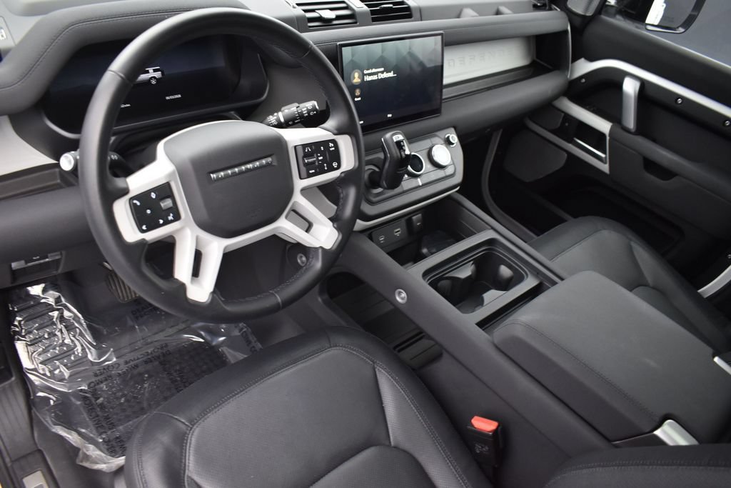 Used 2023 Land Rover Defender 130 X-Dynamic SE AWD/4WD image 13