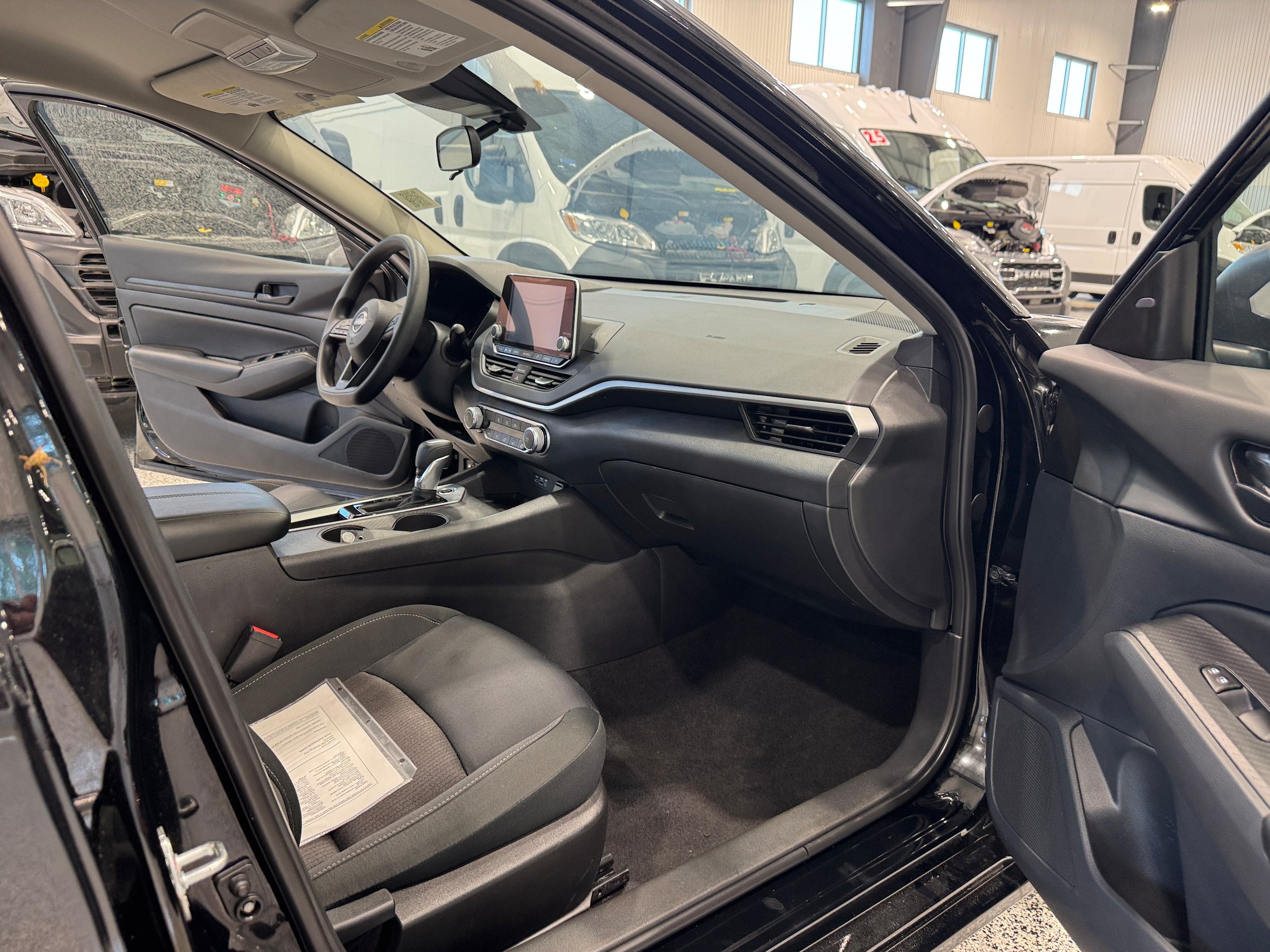 Used 2025 Nissan Altima 2.5 S FWD image 13