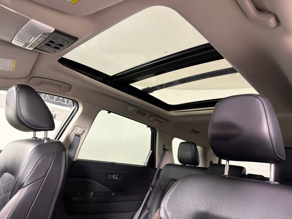 Used 2024 Nissan Pathfinder Platinum w/ Cargo Package FWD image 2