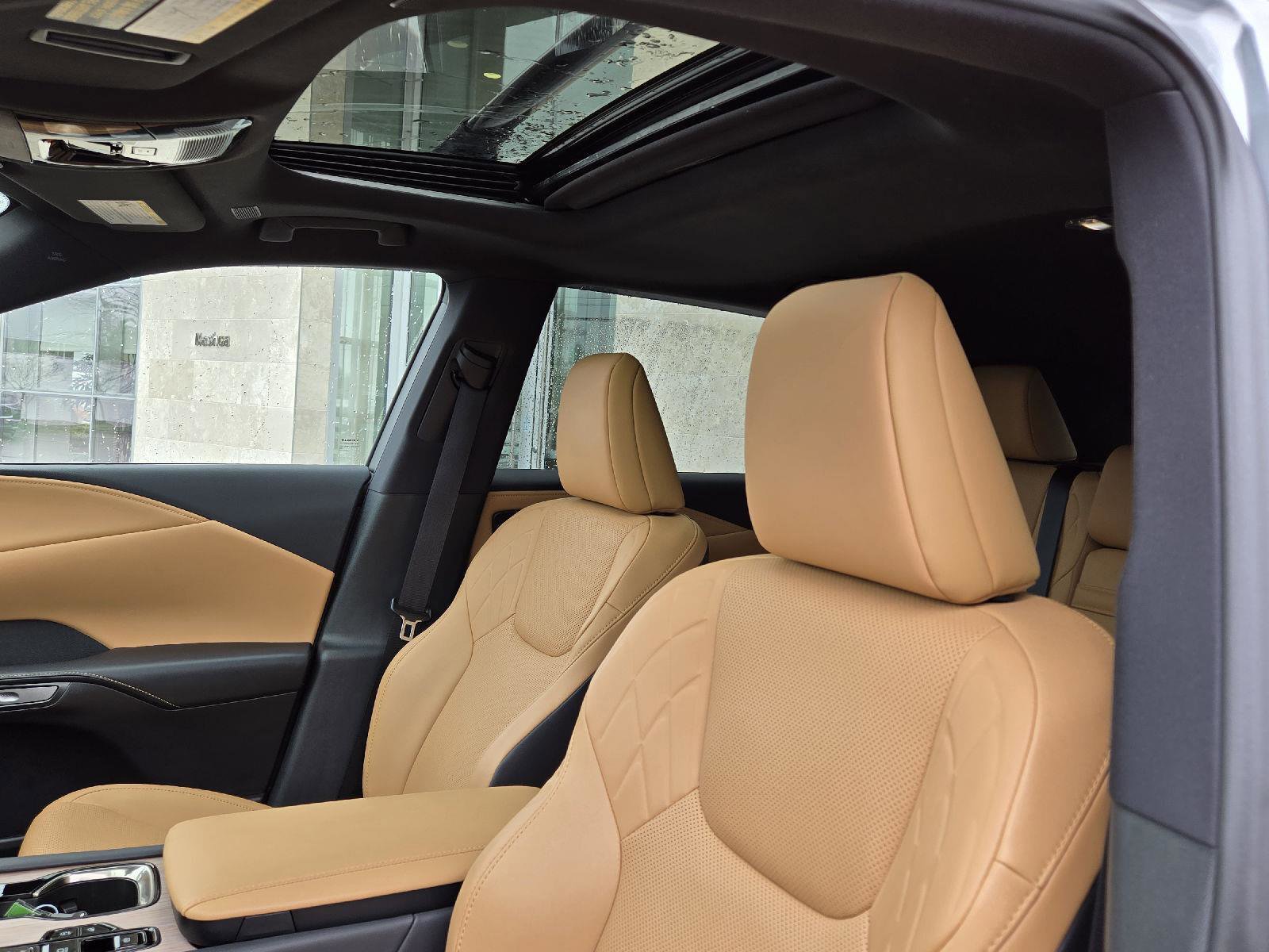 Used 2025 Lexus RX 350 Premium w/ Accessory Package image 6