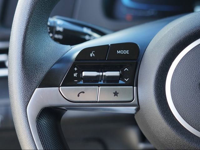 Used 2025 Hyundai Elantra SE image 16