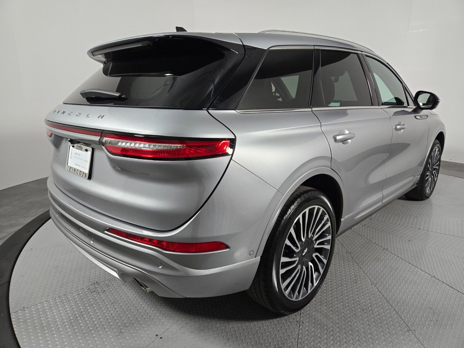 Certified 2022 Lincoln Corsair Reserve w/ Equipment Group 201A AWD/4WD image 4