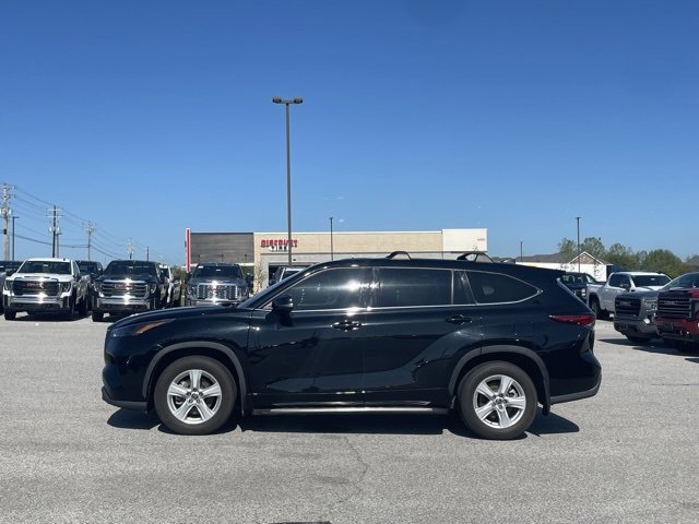 Used 2022 Toyota Highlander L image 4