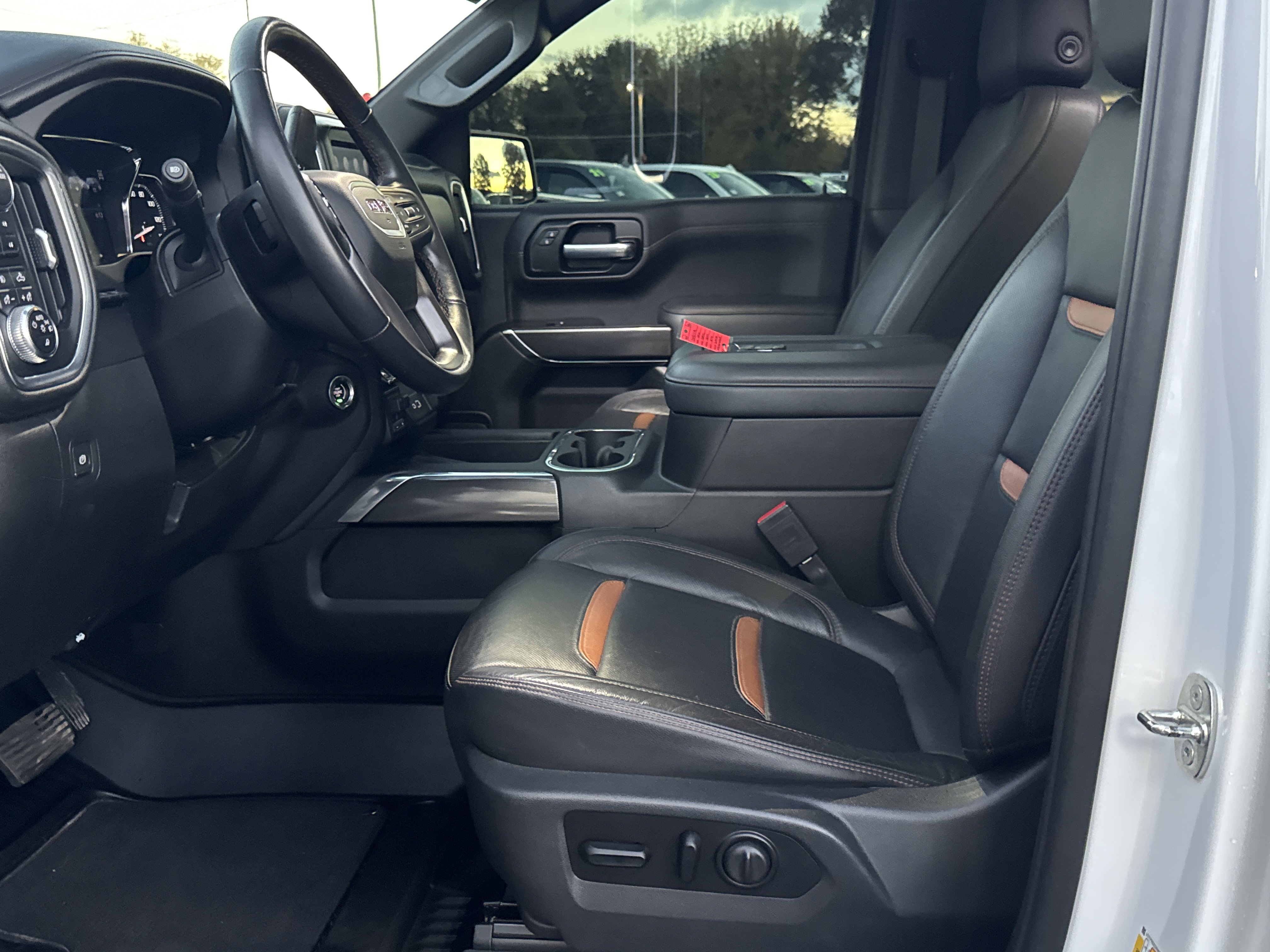 Used 2021 GMC Sierra 1500 AT4 w/ Technology Package image 12