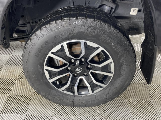 Used 2020 Toyota Tacoma TRD Sport w/ Technology Package AWD/4WD image 19