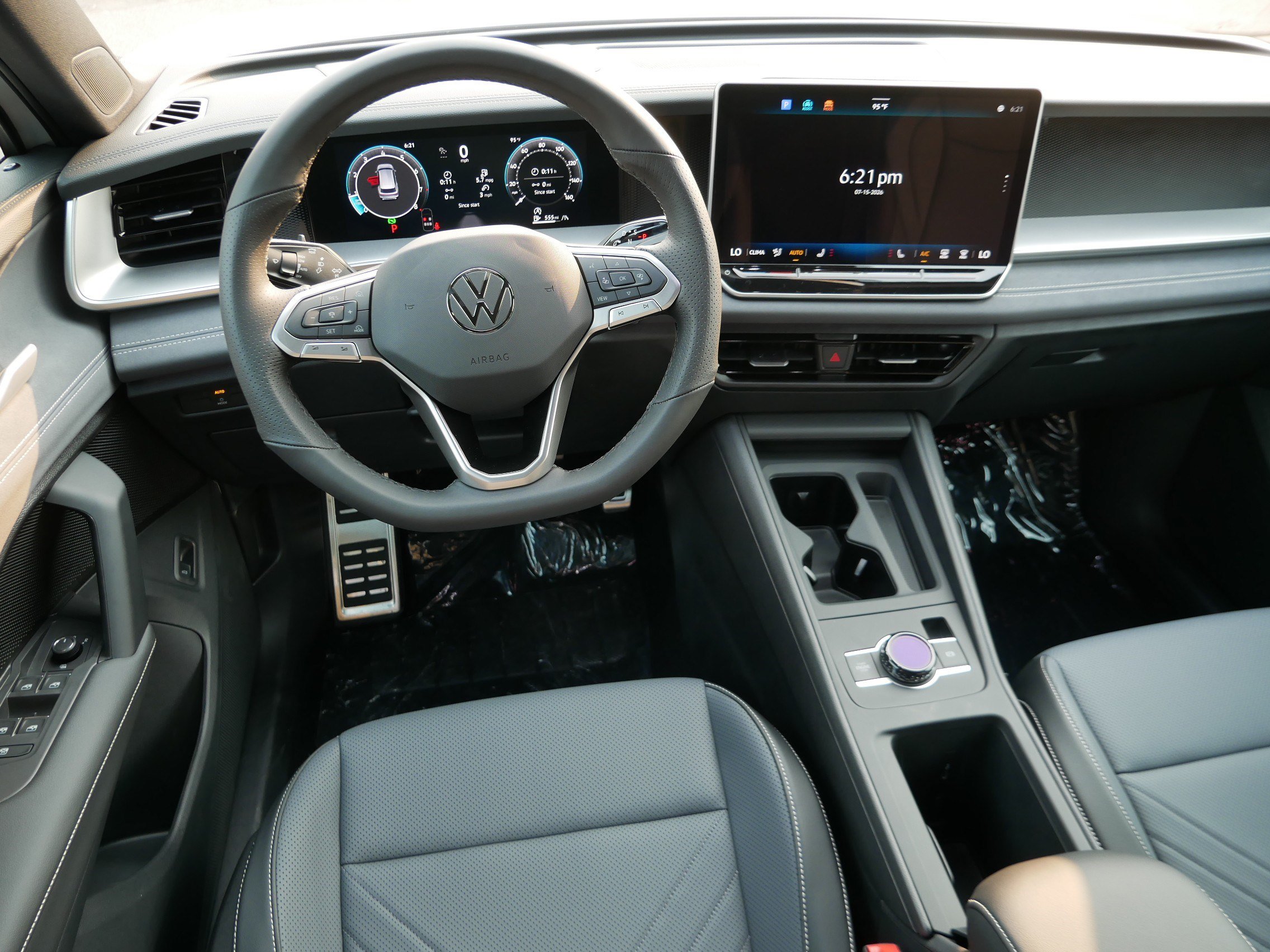 New 2026 Volkswagen Tiguan SE R-Line AWD/4WD image 7